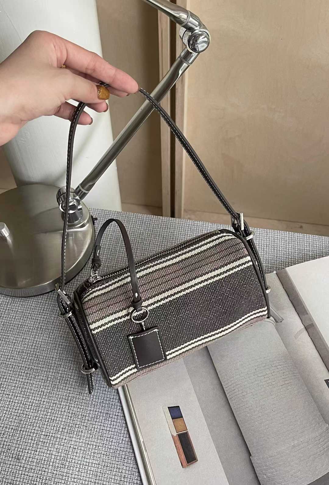 Boston Stripe Cylinder Bag - Influencer Style Handheld Underarm and Crossbody Bag for Trendy 2025 Fashion