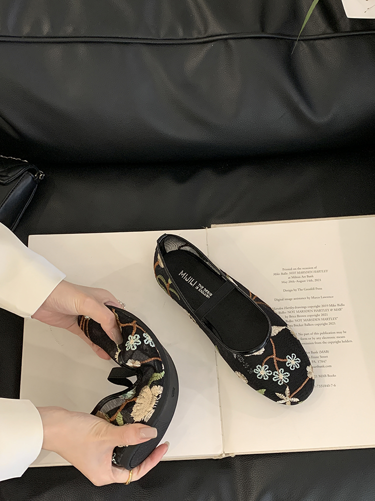 Breathable Mesh Mary Jane Shoes for Women - Golden Chinese-Style Bow Ballet Flats, Perfect for Early Spring Fashion