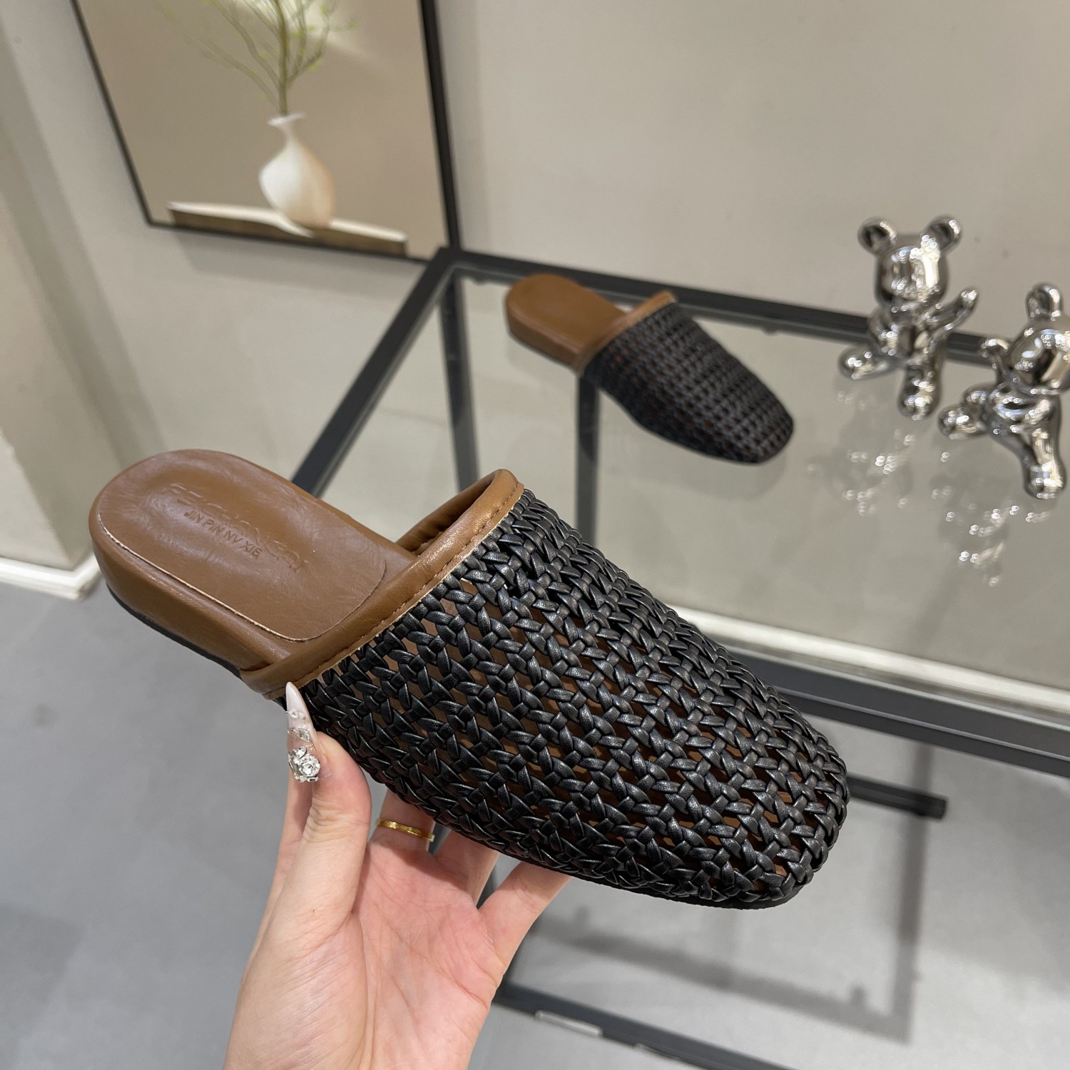 Breathable Open-Toe Slippers for Women - Fashionable Woven Flat Summer Style 2025, Perfect for Skirts and Casual Outfits