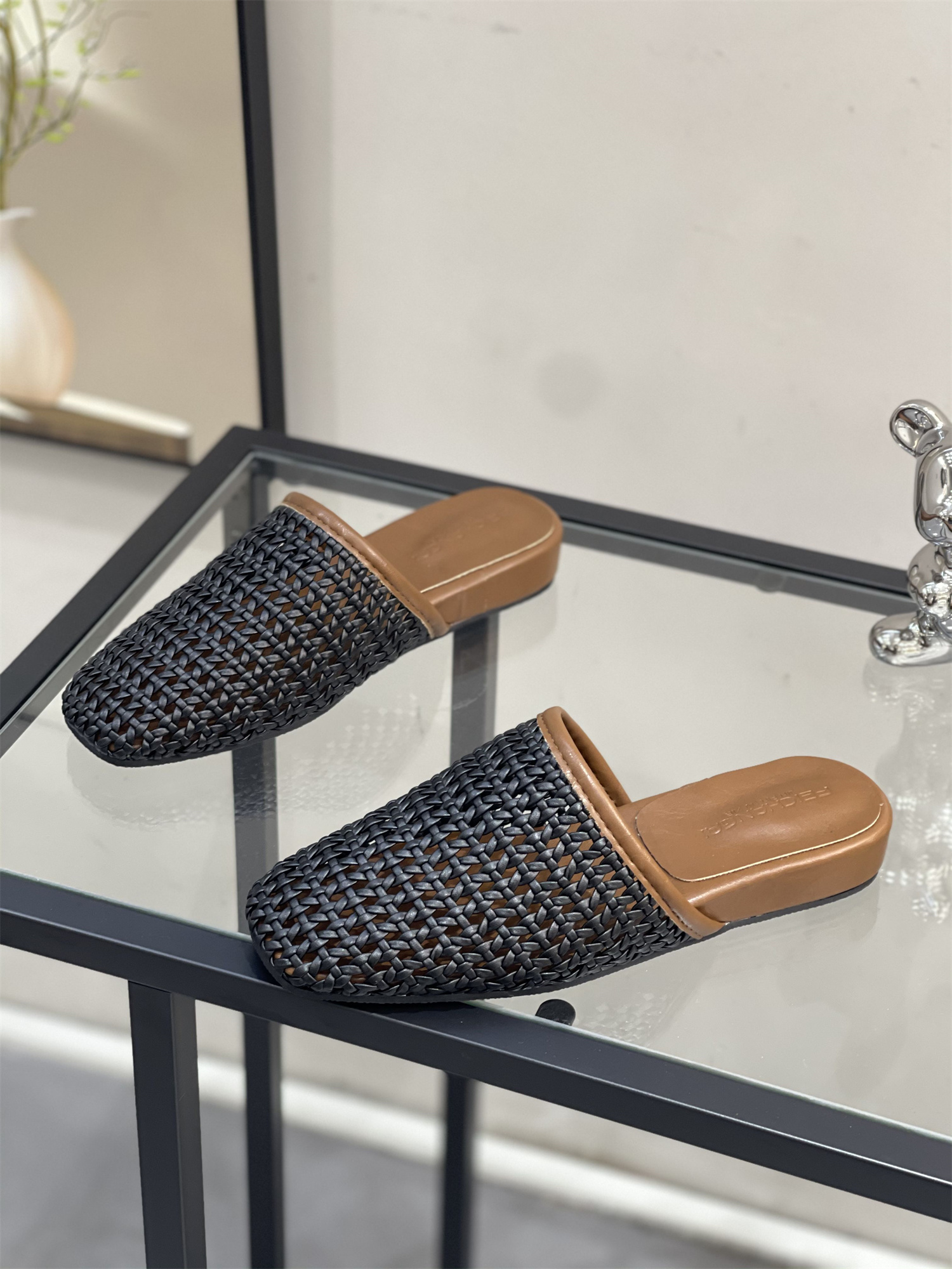 Breathable Open-Toe Slippers for Women - Fashionable Woven Flat Summer Style 2025, Perfect for Skirts and Casual Outfits