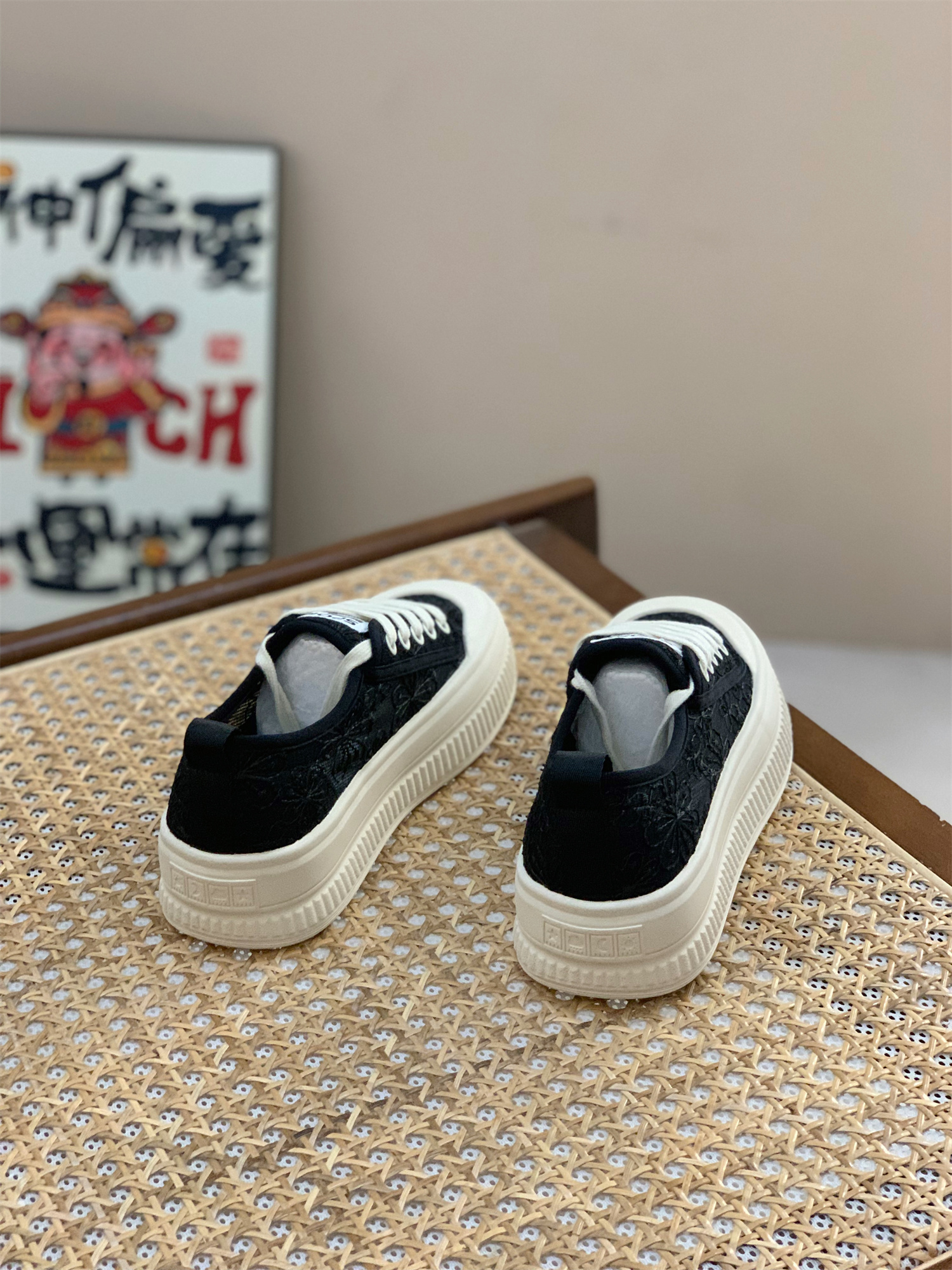 Breathable White Mesh Lace-Up Shoes for Women - Summer 2025 Thick-Soled Biscuit Style for Skirts and Casual Outfits Breathable White Mesh Lace-Up Shoes for Women - Summer 2025 Thick-Soled Biscuit Style for Skirts and Casual Outfits