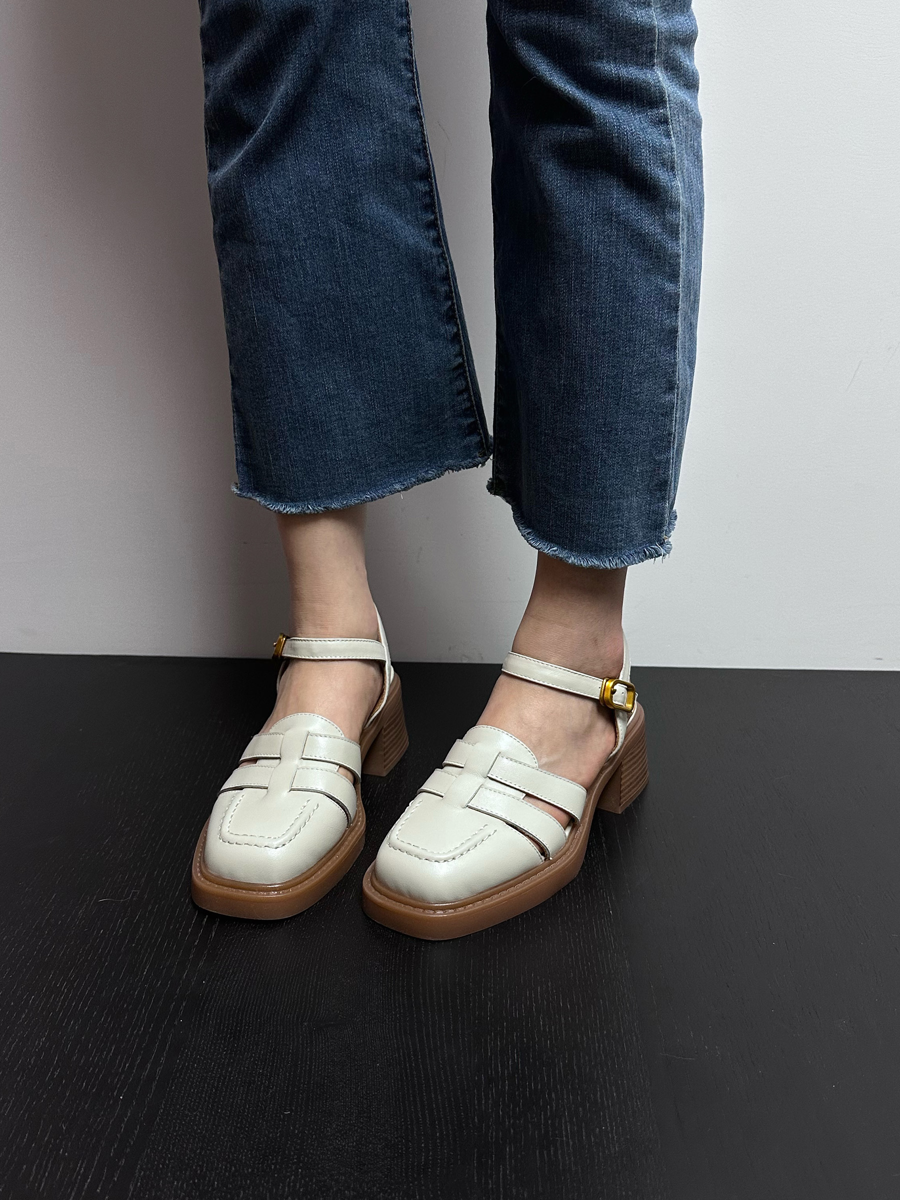 Brown Retro Square-Toe Chunky Heel Roman Sandals for Women - Backless Soft Sole Closed-Toe Summer Footwear 2023