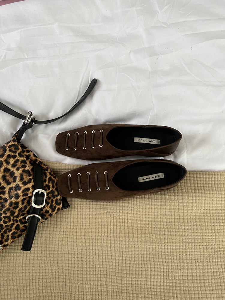 Brown Women's Loafers - Flat Square-Toe Retro Style, 2025 Autumn/Winter, High-End British Niche Fashion Footwear Brown Women's Loafers - Flat Square-Toe Retro Style, 2025 Autumn/Winter, High-End British Niche Fashion Footwear