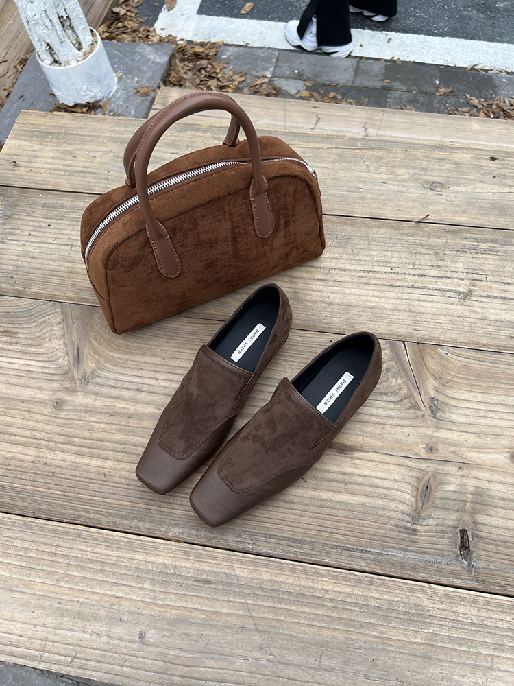Brown Women's Loafers - Flat Square-Toe Retro Style, 2025 Autumn/Winter, High-End British Niche Fashion Footwear Brown Women's Loafers - Flat Square-Toe Retro Style, 2025 Autumn/Winter, High-End British Niche Fashion Footwear