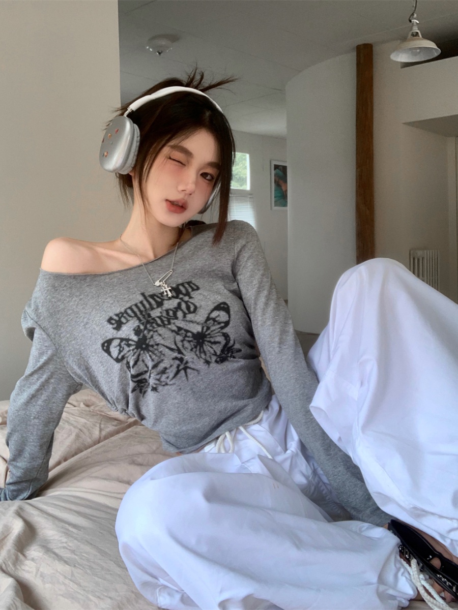 Butterfly Print Long Sleeve Jazz Top - Thin Sun Protection T-Shirt for Music Festival Outfits, Perfect for Girl Groups and 90s Style. Butterfly Print Long Sleeve Jazz Top - Thin Sun Protection T-Shirt for Music Festival Outfits, Perfect for Girl Groups and 90s Style.