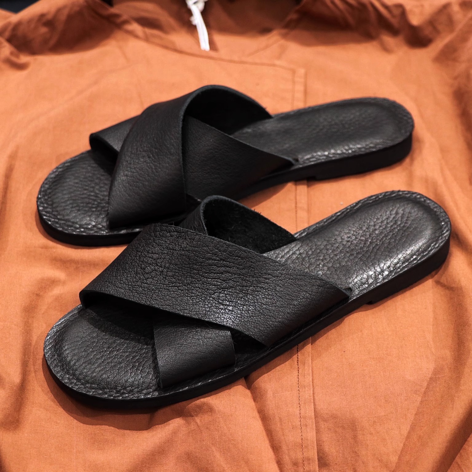 Casual Genuine Leather Cross Strap Slippers - Comfortable Flat Outdoor Beach Sandals for Women