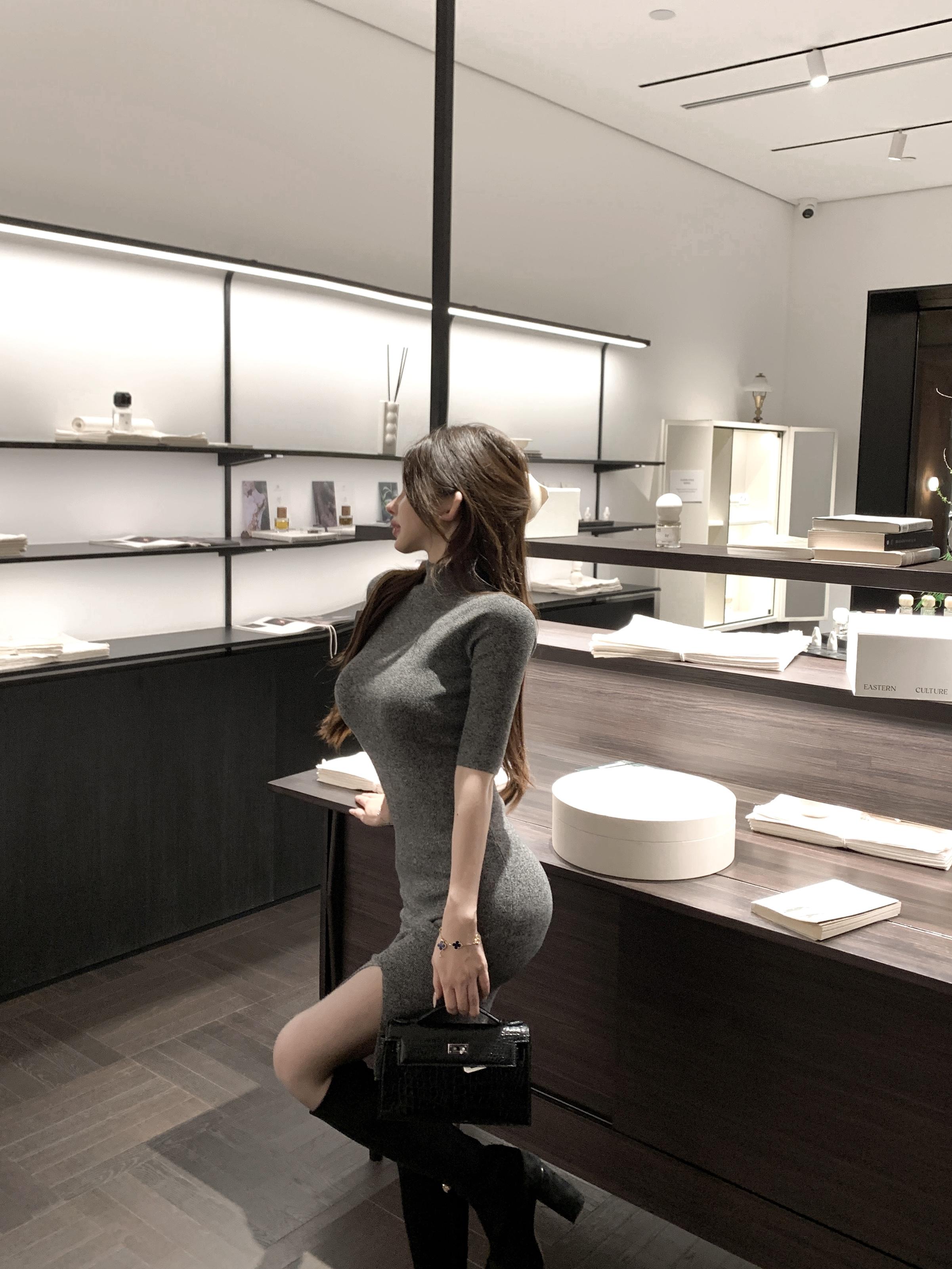 Charcoal Gray Half-High Neck Slim Fit Knitted Bodycon Skirt - Trendy Y2K Fashion Essential for Effortless Style Charcoal Gray Half-High Neck Slim Fit Knitted Bodycon Skirt - Trendy Y2K Fashion Essential for Effortless Style