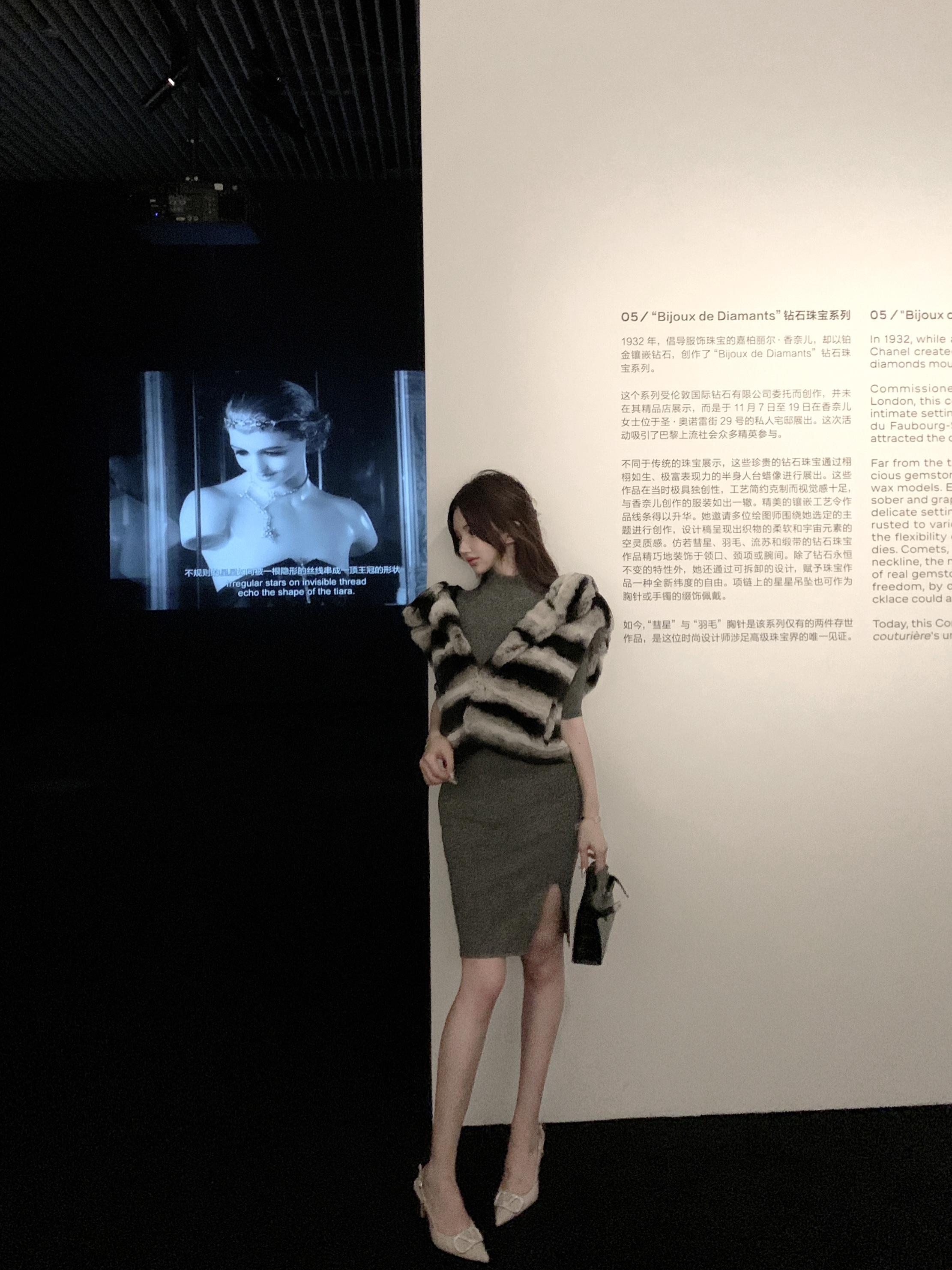 Charcoal Gray Half-High Neck Slim Fit Knitted Bodycon Skirt - Trendy Y2K Fashion Essential for Effortless Style Charcoal Gray Half-High Neck Slim Fit Knitted Bodycon Skirt - Trendy Y2K Fashion Essential for Effortless Style