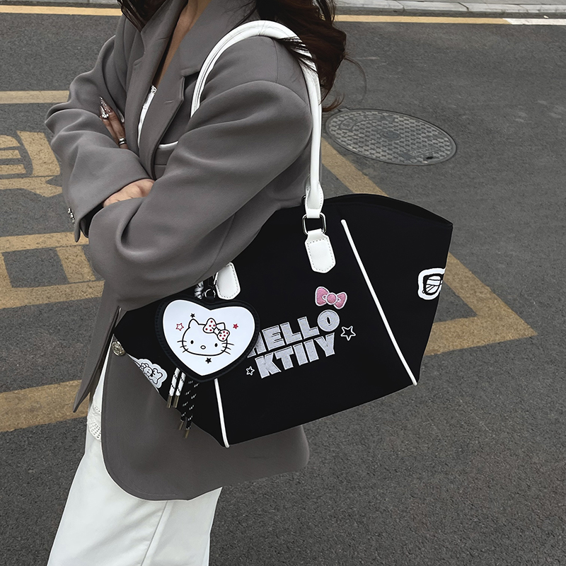 Chic Red Hello Kitty Women's Handbag, Large Capacity Cartoon Shoulder Bag for Commuting, Niche Fashion Accessory Chic Red Hello Kitty Women's Handbag, Large Capacity Cartoon Shoulder Bag for Commuting, Niche Fashion Accessory