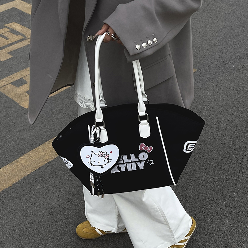 Chic Red Hello Kitty Women's Handbag, Large Capacity Cartoon Shoulder Bag for Commuting, Niche Fashion Accessory Chic Red Hello Kitty Women's Handbag, Large Capacity Cartoon Shoulder Bag for Commuting, Niche Fashion Accessory