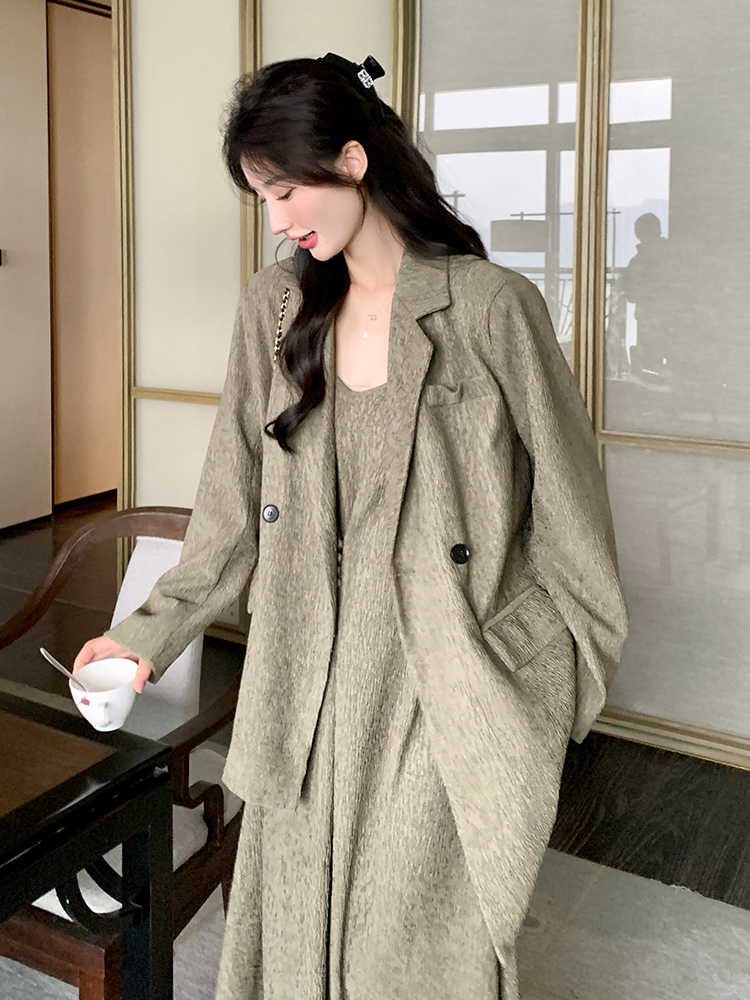 Chic Suit Jacket and Camisole Dress Set for Women - Elegant Two-Piece Outfit for Spring and Autumn, Perfect for Commuting