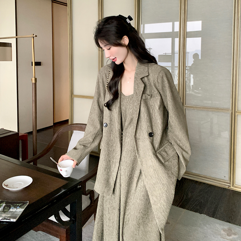 Chic Suit Jacket and Camisole Dress Set for Women - Elegant Two-Piece Outfit for Spring and Autumn, Perfect for Commuting