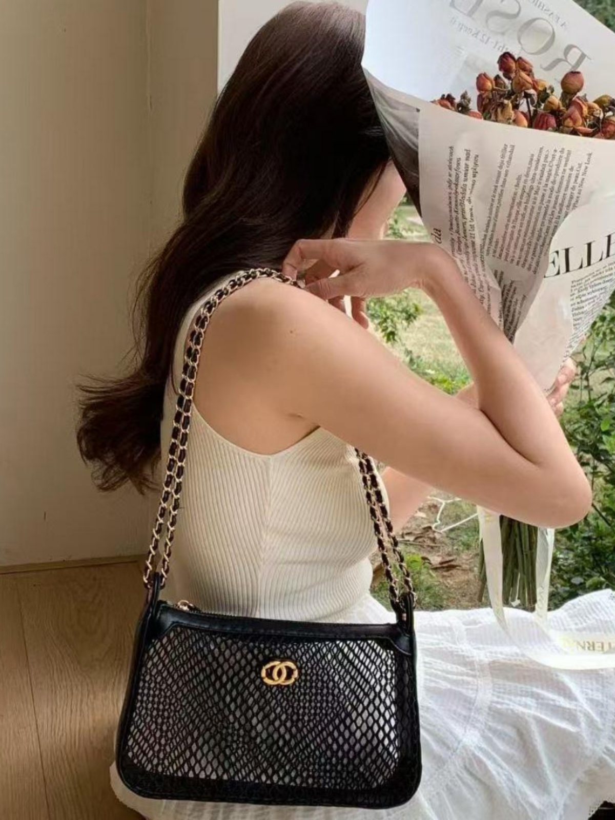 Chic Women's Hollow Mesh Chain Shoulder Bag - Versatile Crossbody in Trendy Chanel-Style for Spring & Summer