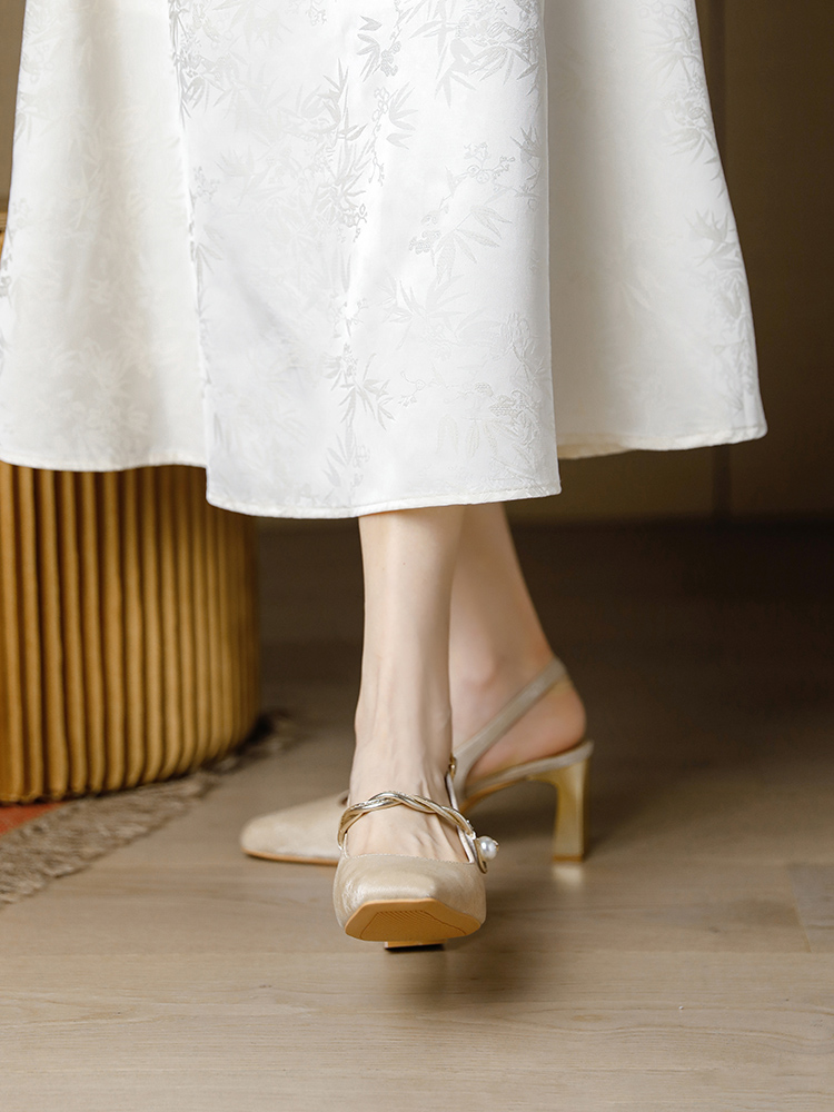 Chinese Retro Qipao Mary Jane Sandals for Women, Chunky Heel Closed Toe Shoes, Summer 2025 National Style Chinese Retro Qipao Mary Jane Sandals for Women, Chunky Heel Closed Toe Shoes, Summer 2025 National Style