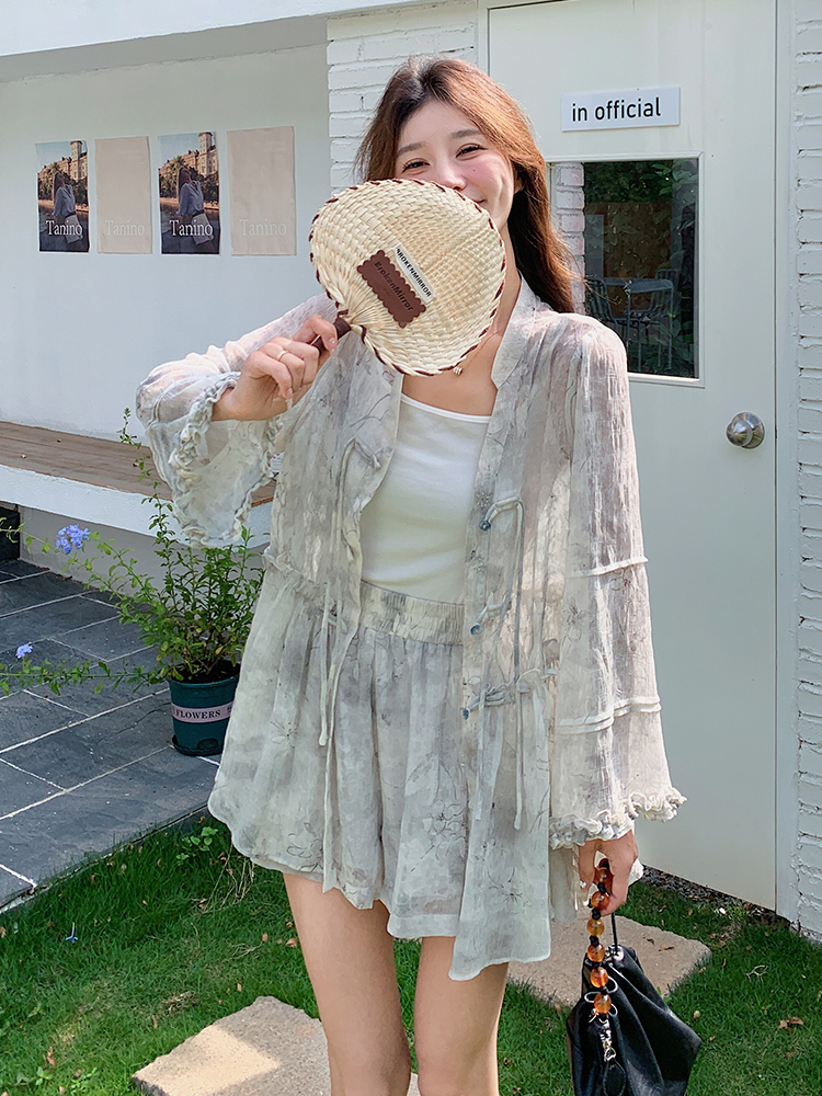 Chinese-Style Chiffon Sun Protection Two-Piece Shorts Set for Women, Relaxed Fit Summer Fashion, Unique Lightweight Outfit Chinese-Style Chiffon Sun Protection Two-Piece Shorts Set for Women, Relaxed Fit Summer Fashion, Unique Lightweight Outfit