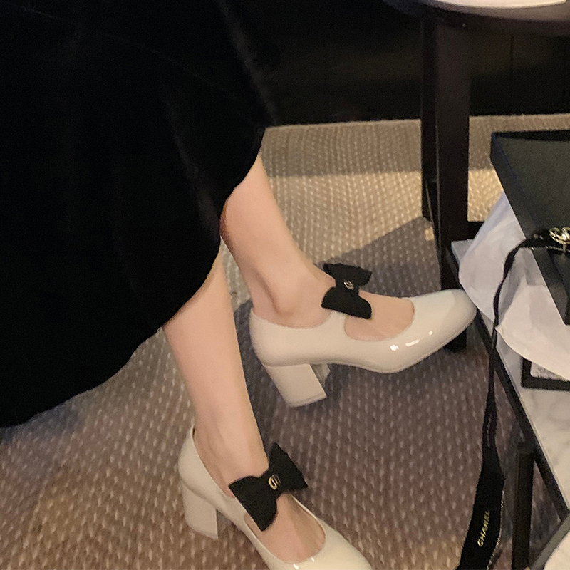 Chunky Heel Mary Jane Shoes in Genuine Leather, French Retro Bow Design, 2025 Autumn/Winter Style, Chic High-Heeled Flats Chunky Heel Mary Jane Shoes in Genuine Leather, French Retro Bow Design, 2025 Autumn/Winter Style, Chic High-Heeled Flats