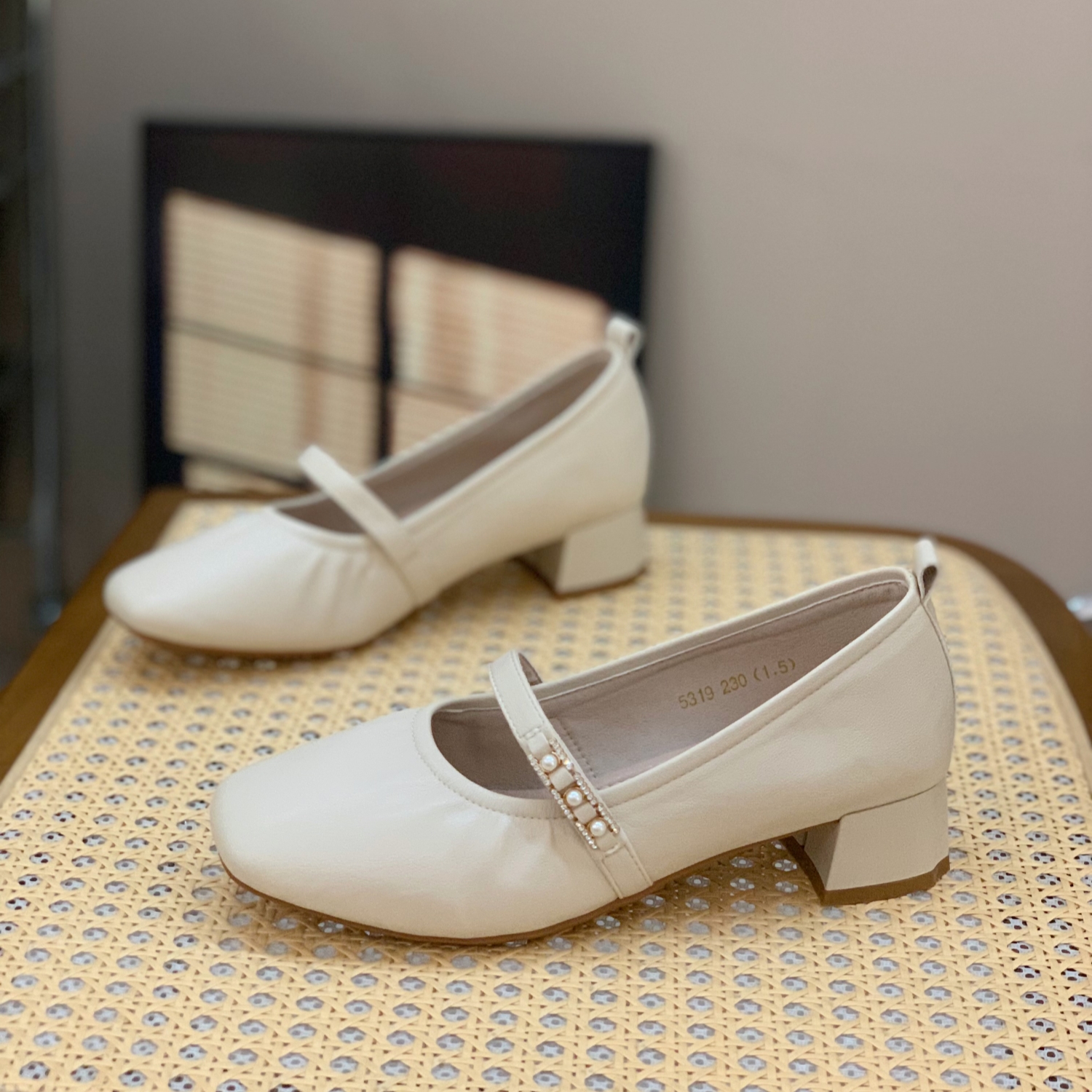 Chunky-Heeled Square-Toe Mary Jane Shoes for Women - Elegant Flats for Spring & Autumn 2025, Perfect for Skirts and Evening Wear Chunky-Heeled Square-Toe Mary Jane Shoes for Women - Elegant Flats for Spring & Autumn 2025, Perfect for Skirts and Evening Wear