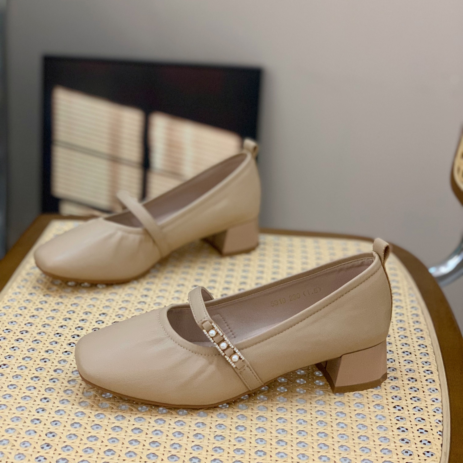 Chunky-Heeled Square-Toe Mary Jane Shoes for Women - Elegant Flats for Spring & Autumn 2025, Perfect for Skirts and Evening Wear Chunky-Heeled Square-Toe Mary Jane Shoes for Women - Elegant Flats for Spring & Autumn 2025, Perfect for Skirts and Evening Wear