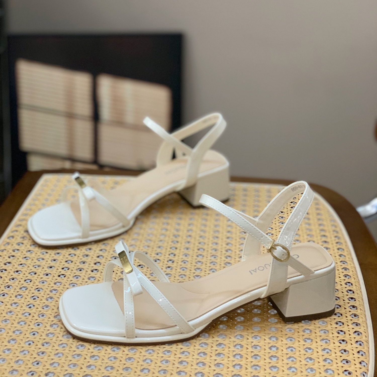 Chunky-Heeled Thick-Soled Square-Toe Sandals for Women, Open-Toe One-Strap Buckle with Bowknot, Versatile Summer Style 2025 Chunky-Heeled Thick-Soled Square-Toe Sandals for Women, Open-Toe One-Strap Buckle with Bowknot, Versatile Summer Style 2025