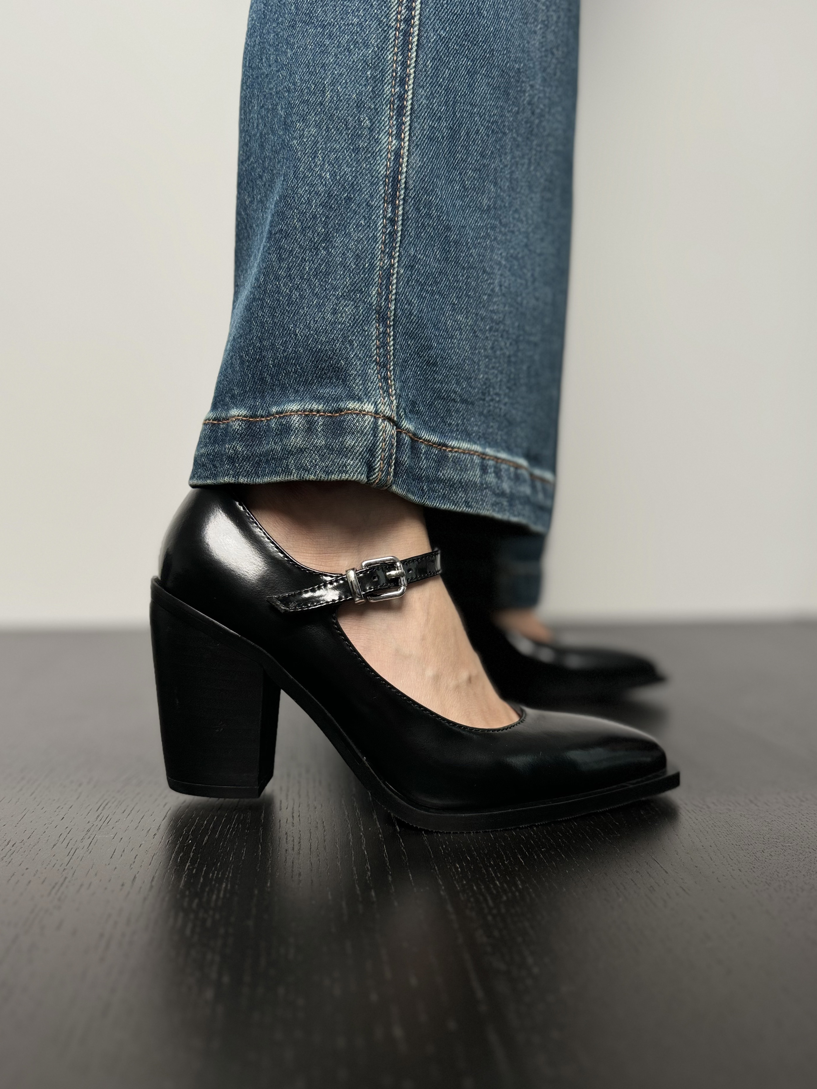 Chunky High Heel Mary Jane Shoes for Women - Pointed Toe, Shallow Mouth Design, Simple Fashionable Witch Style Chunky High Heel Mary Jane Shoes for Women - Pointed Toe, Shallow Mouth Design, Simple Fashionable Witch Style