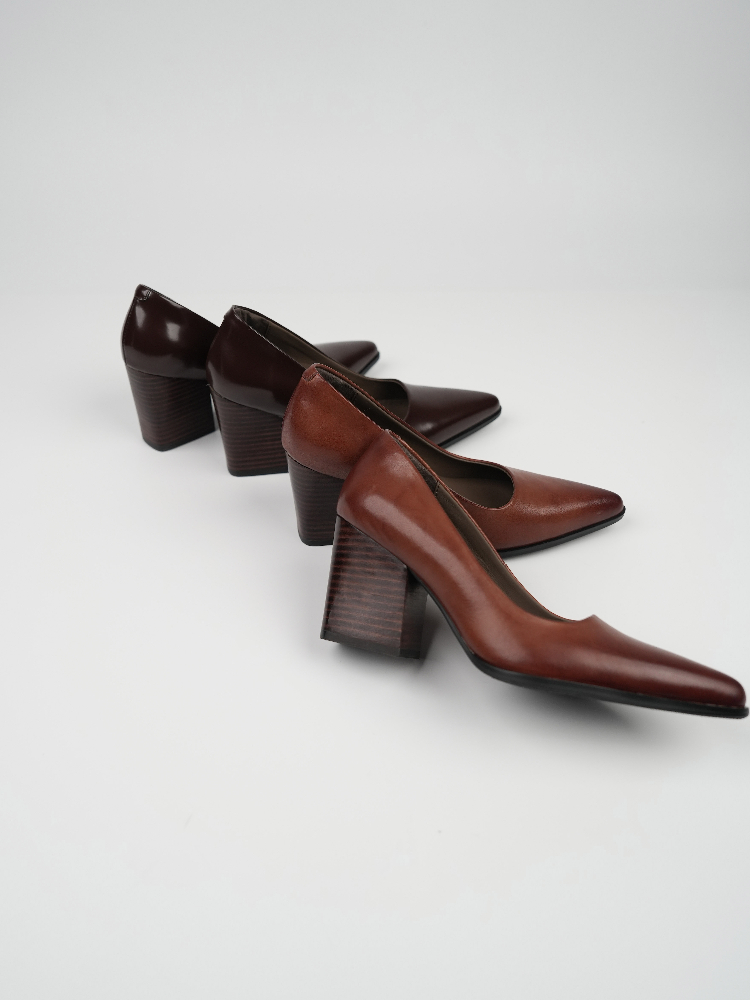 Chunky High Heel Pointed Toe Black Leather Women's Shoes - Versatile Shallow Mouth Design for Commuting and Everyday Style Chunky High Heel Pointed Toe Black Leather Women's Shoes - Versatile Shallow Mouth Design for Commuting and Everyday Style