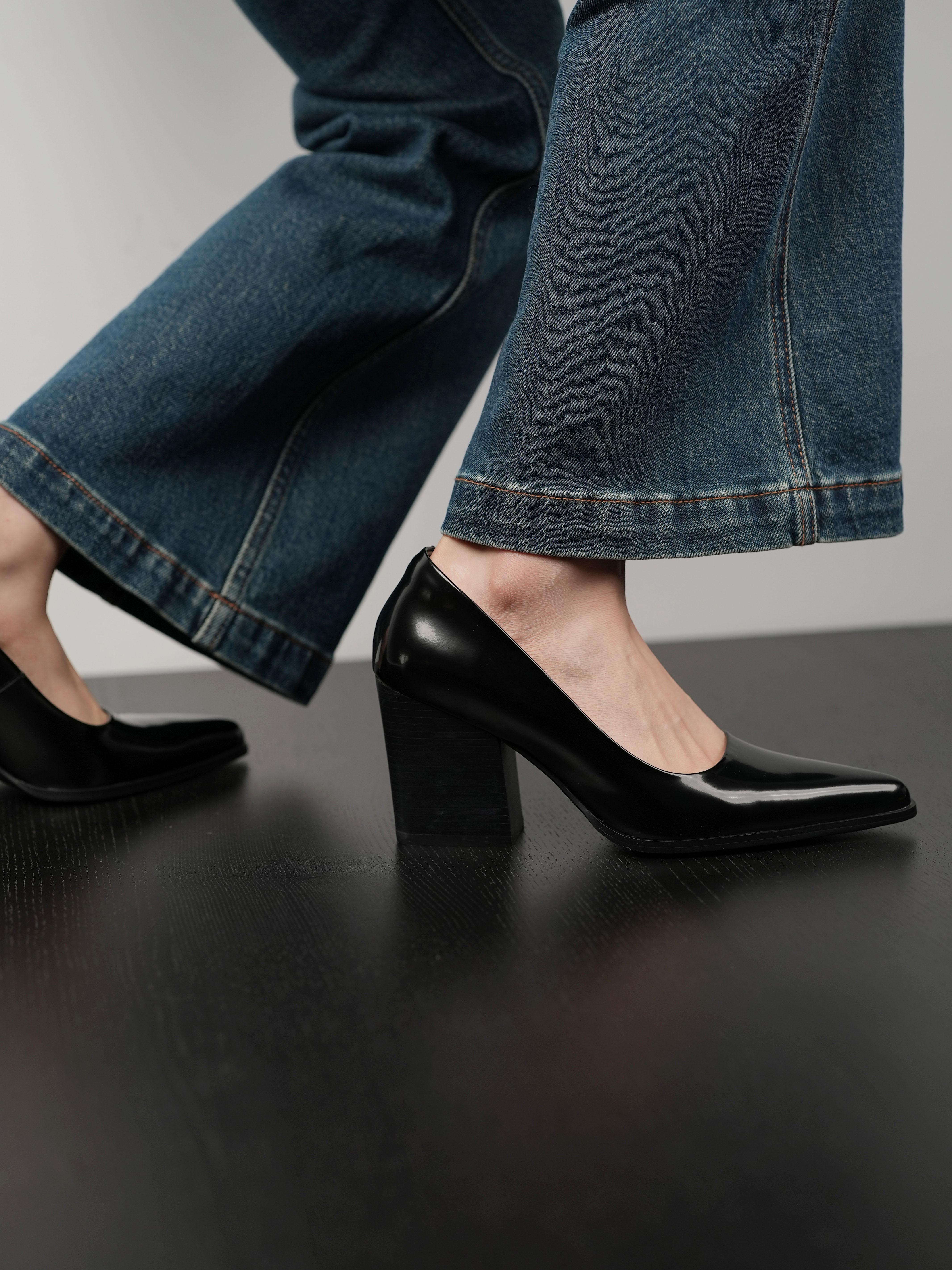 Chunky High Heel Pointed Toe Black Leather Women's Shoes - Versatile Shallow Mouth Design for Commuting and Everyday Style