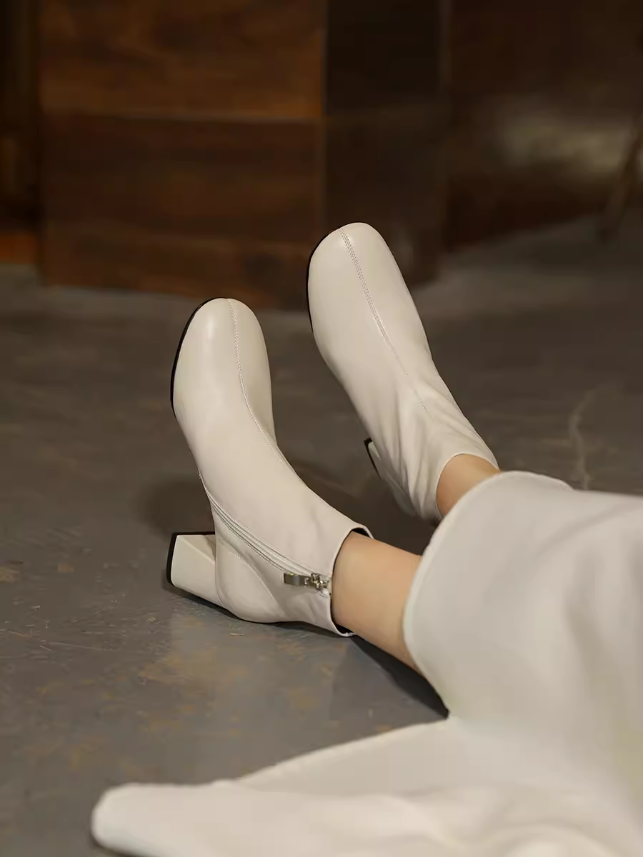 Chunky High-Heeled Slim Boots for Women, Genuine Leather Round-Toe Sock Ankle Boots, Versatile Fashion Footwear Chunky High-Heeled Slim Boots for Women, Genuine Leather Round-Toe Sock Ankle Boots, Versatile Fashion Footwear