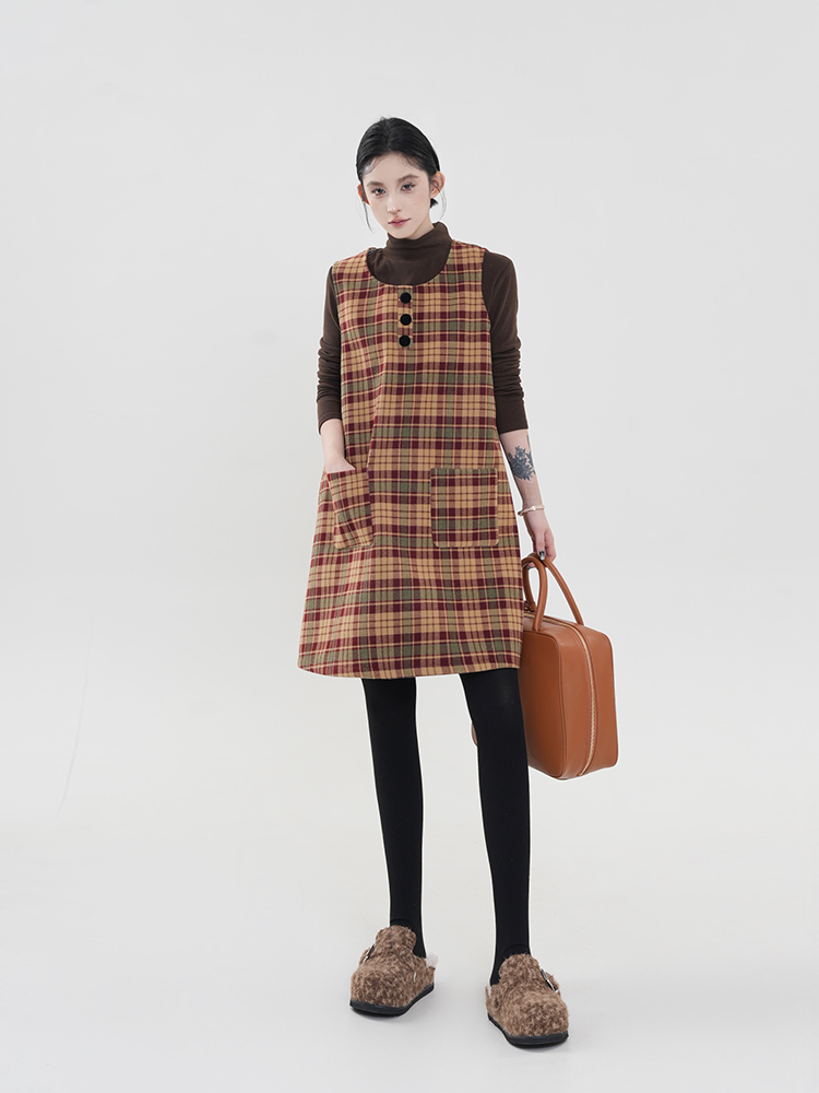 Coffee-Colored Plaid Fleece Sleeveless Dress for Women - Korean Style Retro Over-Knee Long Skirt for Autumn and Winter Coffee-Colored Plaid Fleece Sleeveless Dress for Women - Korean Style Retro Over-Knee Long Skirt for Autumn and Winter