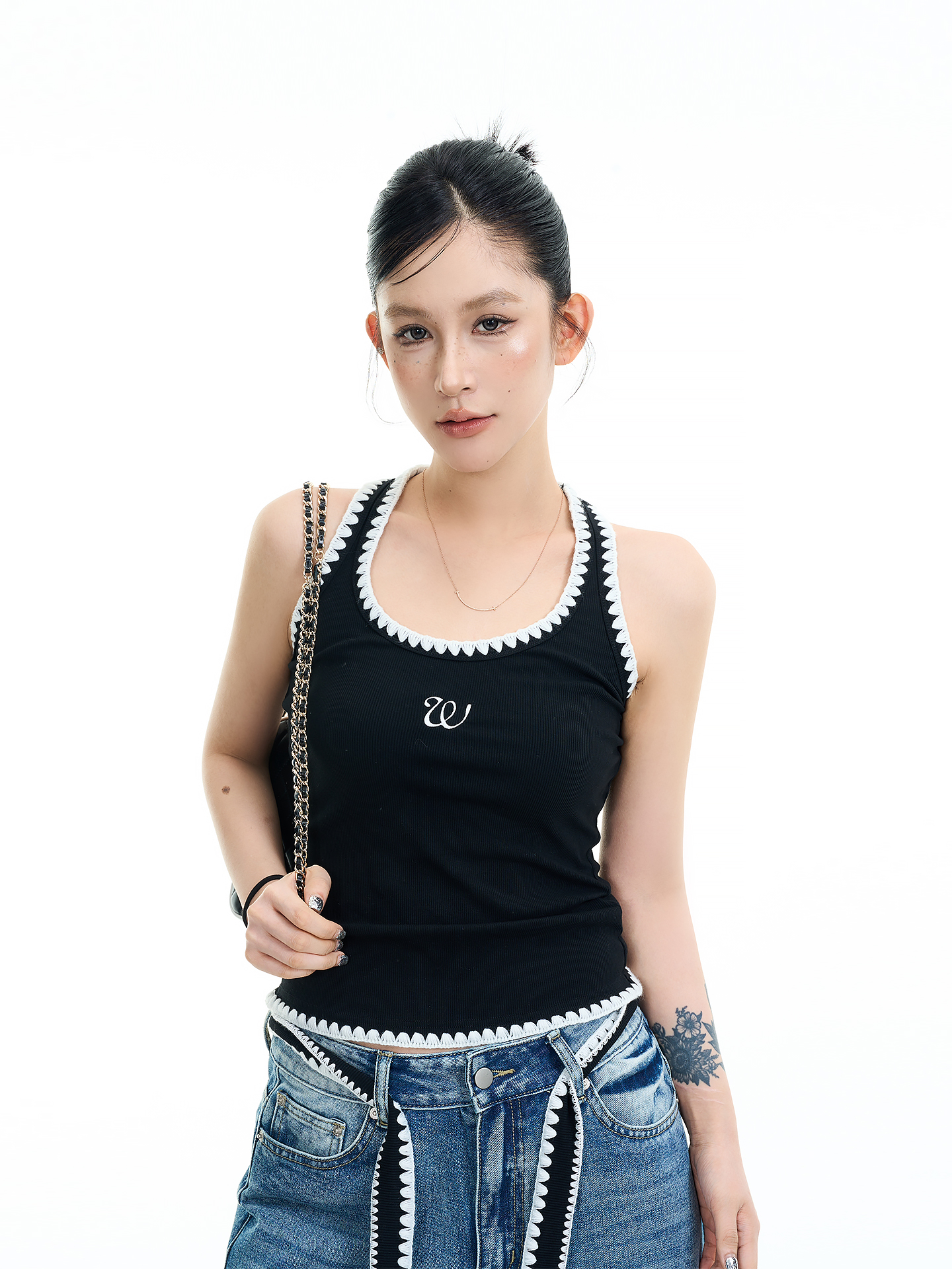 Color-Block Embroidered U-Neck Sleeveless Vest for Women - Summer Korean Style Slim Fit Versatile Off-Shoulder Top