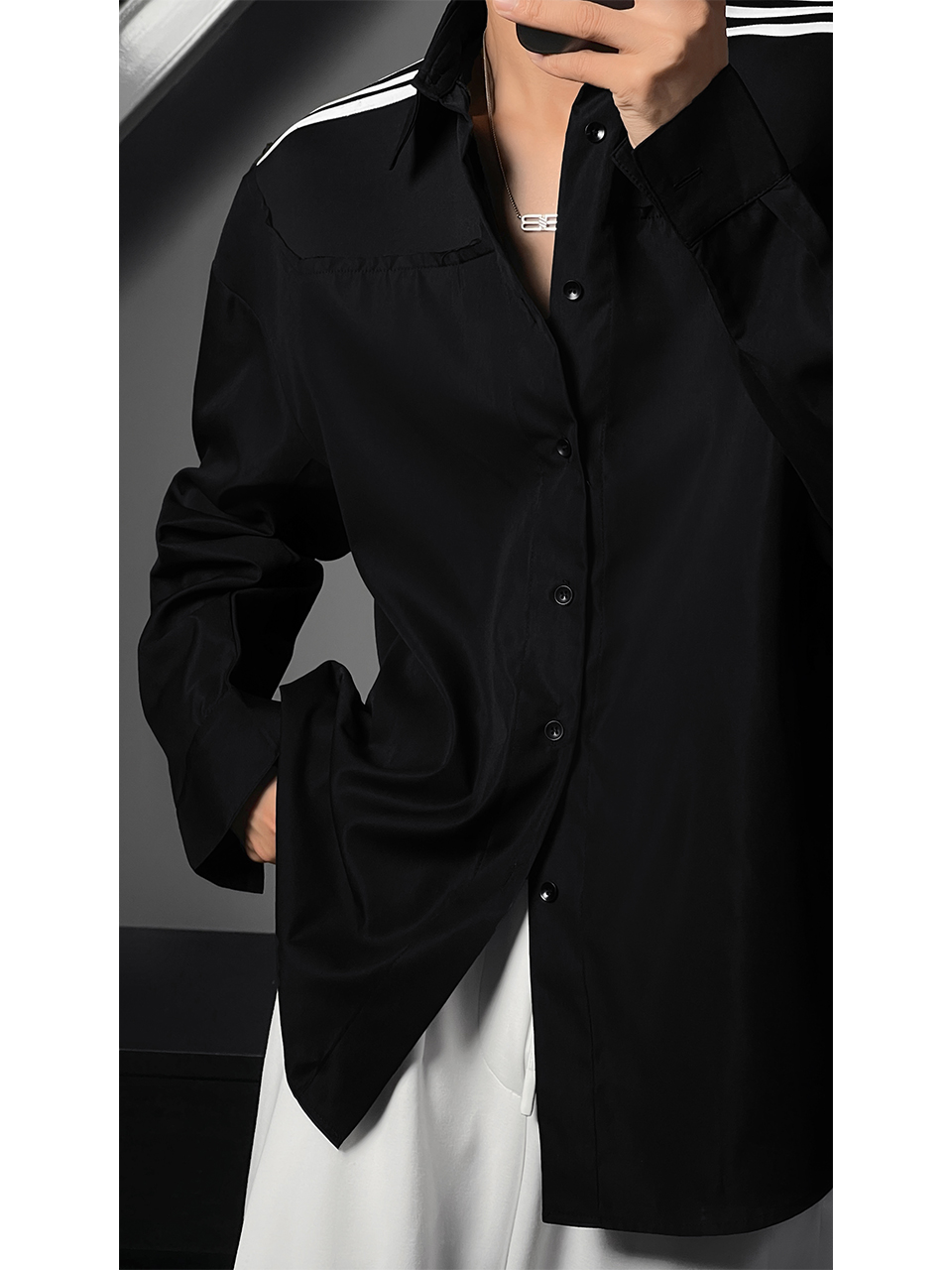 Color Block Loose Shirt with Shoulder Line Design - Trendy High-End Minimalist Style for Spring Summer Fashion Color Block Loose Shirt with Shoulder Line Design - Trendy High-End Minimalist Style for Spring Summer Fashion