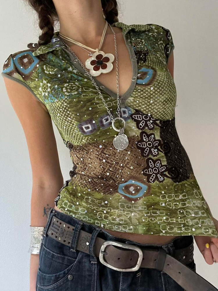 Color Block Printed Cuffed V-Neck T-Shirt for Women - Hot Girl Style, Personality Slim Fit Short Top, Y2K Fashion Color Block Printed Cuffed V-Neck T-Shirt for Women - Hot Girl Style, Personality Slim Fit Short Top, Y2K Fashion