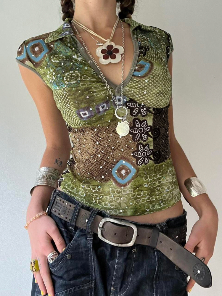 Color Block Printed Cuffed V-Neck T-Shirt for Women - Hot Girl Style, Personality Slim Fit Short Top, Y2K Fashion Color Block Printed Cuffed V-Neck T-Shirt for Women - Hot Girl Style, Personality Slim Fit Short Top, Y2K Fashion