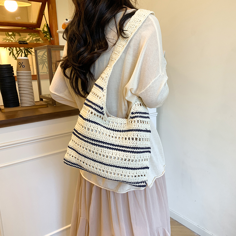 Color-Blocking Handmade Woven Straw Tote Bag for Women - Large Capacity Shoulder Bag for Summer Beach Vacation and Commuting Color-Blocking Handmade Woven Straw Tote Bag for Women - Large Capacity Shoulder Bag for Summer Beach Vacation and Commuting