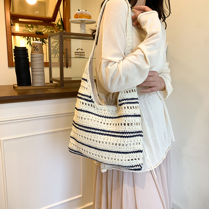 Color-Blocking Handmade Woven Straw Tote Bag for Women - Large Capacity Shoulder Bag for Summer Beach Vacation and Commuting Color-Blocking Handmade Woven Straw Tote Bag for Women - Large Capacity Shoulder Bag for Summer Beach Vacation and Commuting