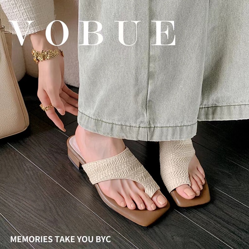 Comfortable Bohemian Summer Sandals for Women - Retro Straw Woven Square Toe Mid-Heel Flip-Flops with Soft Sole