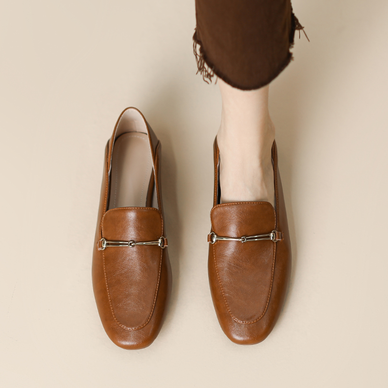 Comfortable Women's Retro Slip-On Loafers with Soft Sole and Gold Buckle - Vintage Style Flat Shoes for Everyday Wear Comfortable Women's Retro Slip-On Loafers with Soft Sole and Gold Buckle - Vintage Style Flat Shoes for Everyday Wear