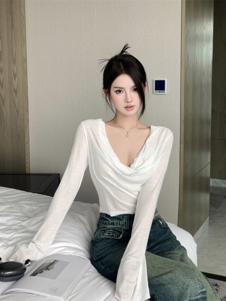 Cool Spicy Girl Hooded T-Shirt for Women - Thin Crop Top with Jazz Dance Design, Street Style, Perfect for 90s and Y2K Fashion Cool Spicy Girl Hooded T-Shirt for Women - Thin Crop Top with Jazz Dance Design, Street Style, Perfect for 90s and Y2K Fashion