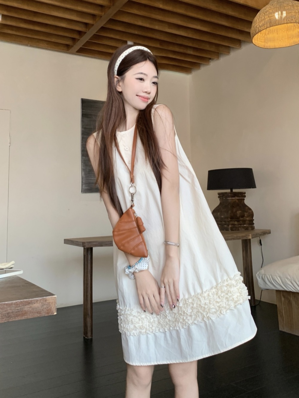 Cream Cotton Lace Trim Sleeveless Top with Plaid Pants - Stylish Early Summer Vacation Outfit for Women Cream Cotton Lace Trim Sleeveless Top with Plaid Pants - Stylish Early Summer Vacation Outfit for Women