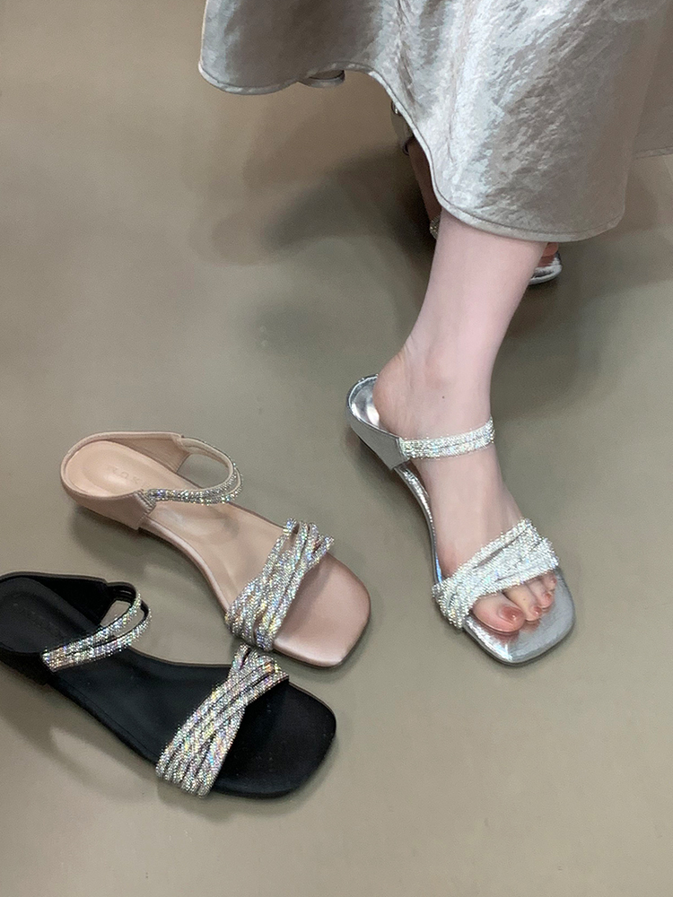 Crystal-Embellished Open-Toe Sandals for Women - Elegant One-Strap Flip-Flops in Celebrity Style, Perfect for Summer and Evening Wear