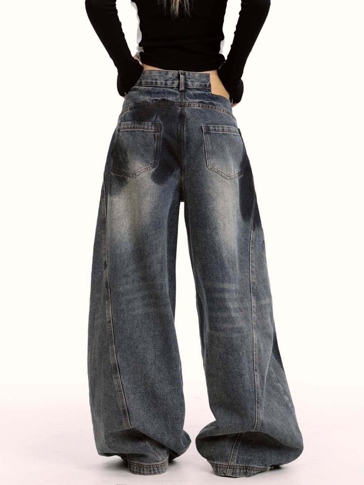 Curved Knife Graffiti Jeans for Men and Women - Retro Washed Loose High Street Drape Pants, American Style Fashion Curved Knife Graffiti Jeans for Men and Women - Retro Washed Loose High Street Drape Pants, American Style Fashion