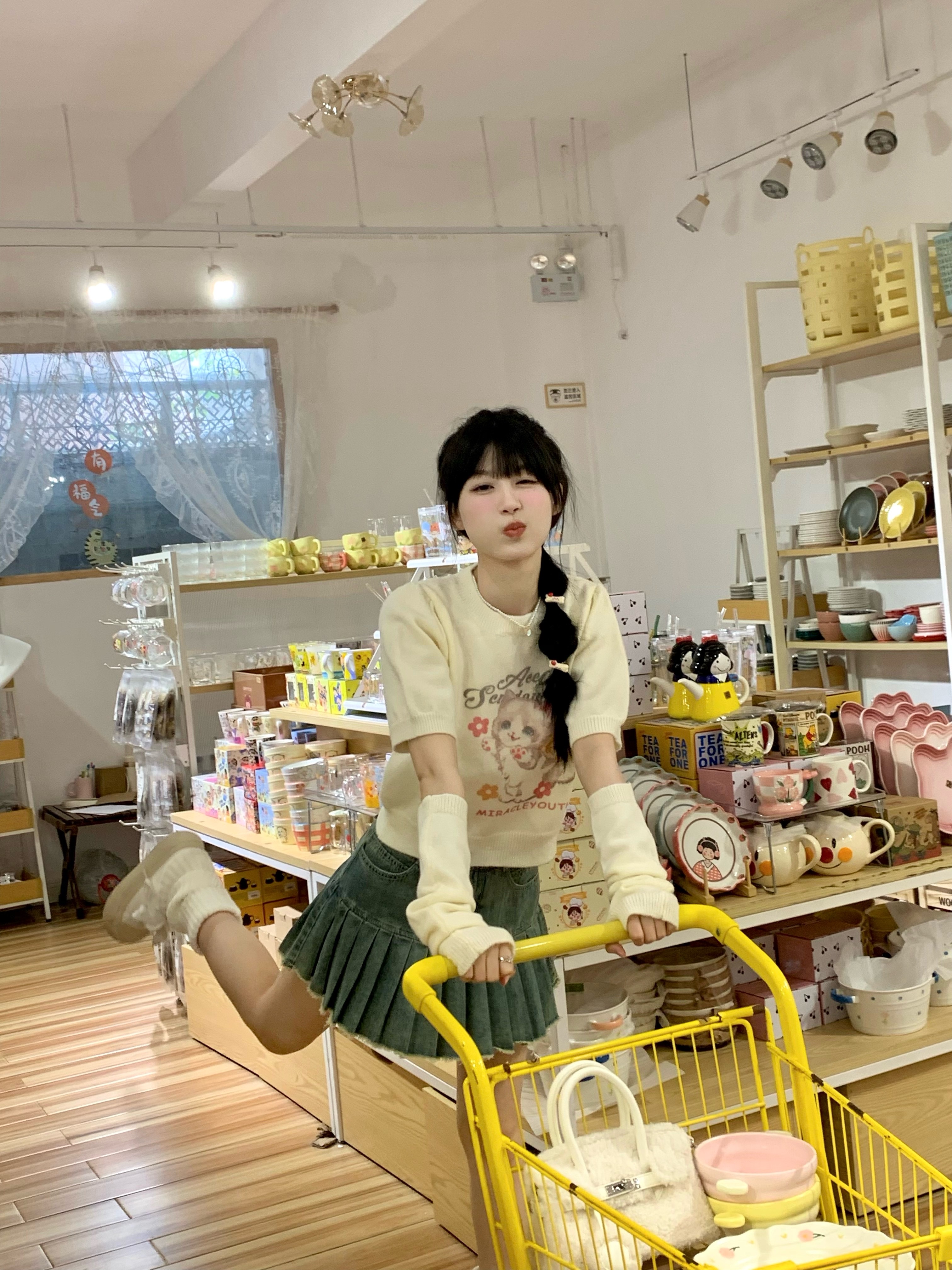 Cute Cat Print Short Sleeve Knitted Top for Women - Slimming Early Autumn Style, Youthful Sweet Girl Fashion Cute Cat Print Short Sleeve Knitted Top for Women - Slimming Early Autumn Style, Youthful Sweet Girl Fashion