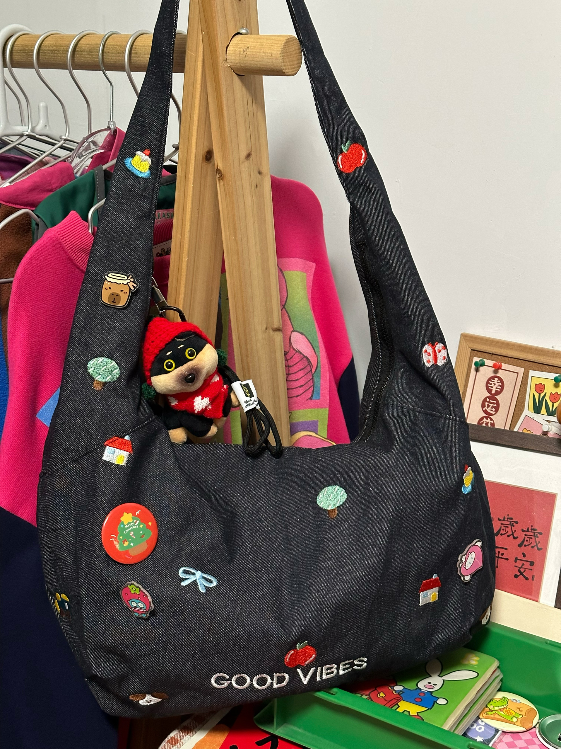 Cute Embroidered Denim Women's Crossbody Bag, Stylish Shoulder Commuter Bag for Students, Trendy Ins Fabric Design