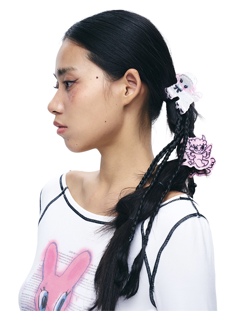 Cute Shark Clip Hairpin with Original Graffiti Print - Trendy Claw Clip for Back of Head, Perfect for Y2K and Street Style Looks
