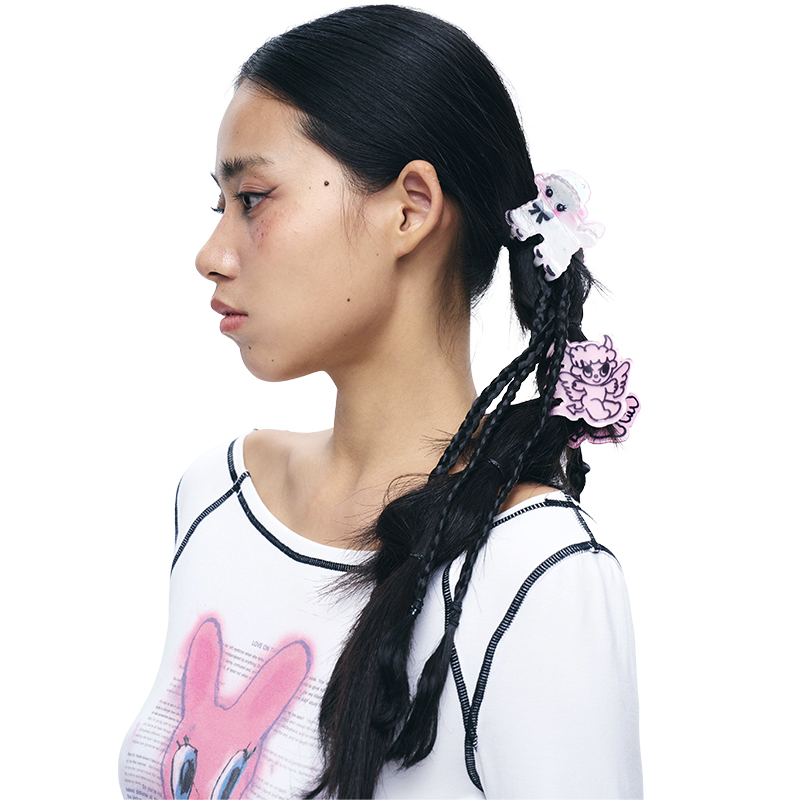 Cute Shark Clip Hairpin with Original Graffiti Print - Trendy Claw Clip for Back of Head, Perfect for Y2K and Street Style Looks Cute Shark Clip Hairpin with Original Graffiti Print - Trendy Claw Clip for Back of Head, Perfect for Y2K and Street Style Looks