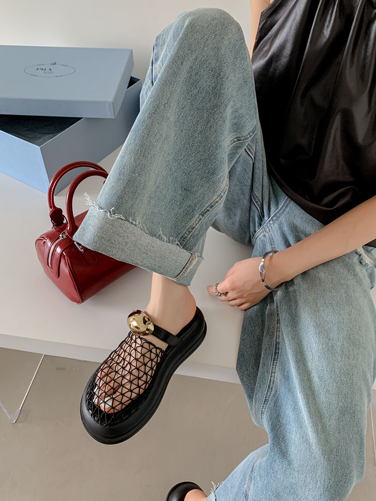 Dark Night Elf Metal Mesh Half Slippers for Women - Hollow Breathable Thick-Soled Closed-Toe Slides in European and American Style Dark Night Elf Metal Mesh Half Slippers for Women - Hollow Breathable Thick-Soled Closed-Toe Slides in European and American Style