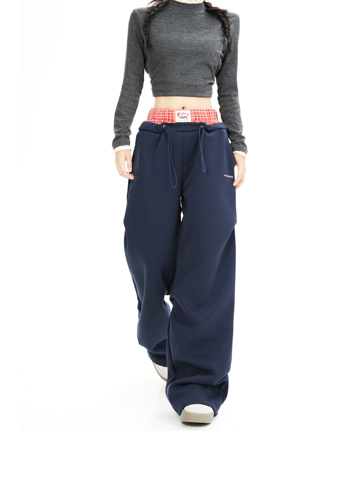 Deep Blue Color-Blocked Relaxed Fit Tapered Sweatpants for Women - High-Quality Casual Sports Pants for Spring and Autumn Deep Blue Color-Blocked Relaxed Fit Tapered Sweatpants for Women - High-Quality Casual Sports Pants for Spring and Autumn