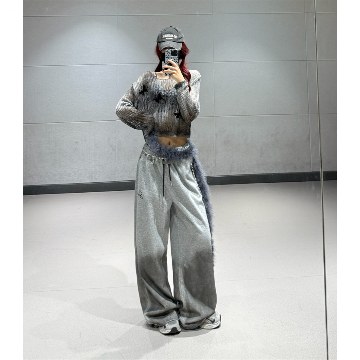 Deep Gray Knitted Short Sweater with Gray Gradient Tie-Dye Wide-Leg Sweatpants Set - Y2K Style Athleisure Outfit Deep Gray Knitted Short Sweater with Gray Gradient Tie-Dye Wide-Leg Sweatpants Set - Y2K Style Athleisure Outfit
