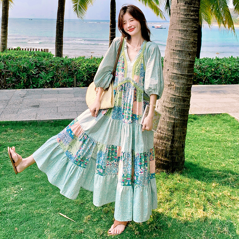 Dopamine Green Floral Patchwork V-Neck Maxi Dress for Women, Unique Loose Fit, Stunning Vacation Ankle-Length Style Dopamine Green Floral Patchwork V-Neck Maxi Dress for Women, Unique Loose Fit, Stunning Vacation Ankle-Length Style