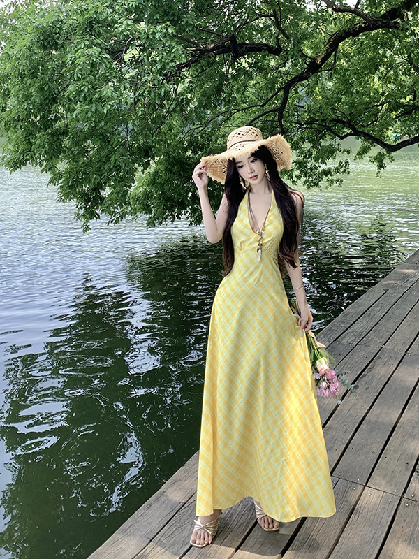 Dopamine Yellow Plaid V-Neck Halter Dress for Women, Long Summer Dress for Beach Vacation, Trendy 90s Style Dopamine Yellow Plaid V-Neck Halter Dress for Women, Long Summer Dress for Beach Vacation, Trendy 90s Style