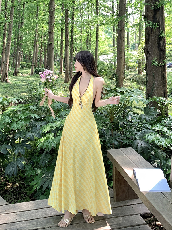 Dopamine Yellow Plaid V-Neck Halter Dress for Women, Long Summer Dress for Beach Vacation, Trendy 90s Style Dopamine Yellow Plaid V-Neck Halter Dress for Women, Long Summer Dress for Beach Vacation, Trendy 90s Style